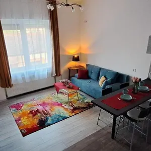 Napraforgo Apartman Apartament Segedyn