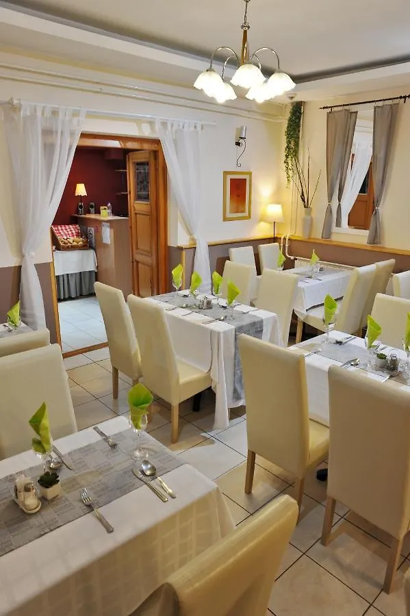 Hotel Papillon Budapeşte 3*,